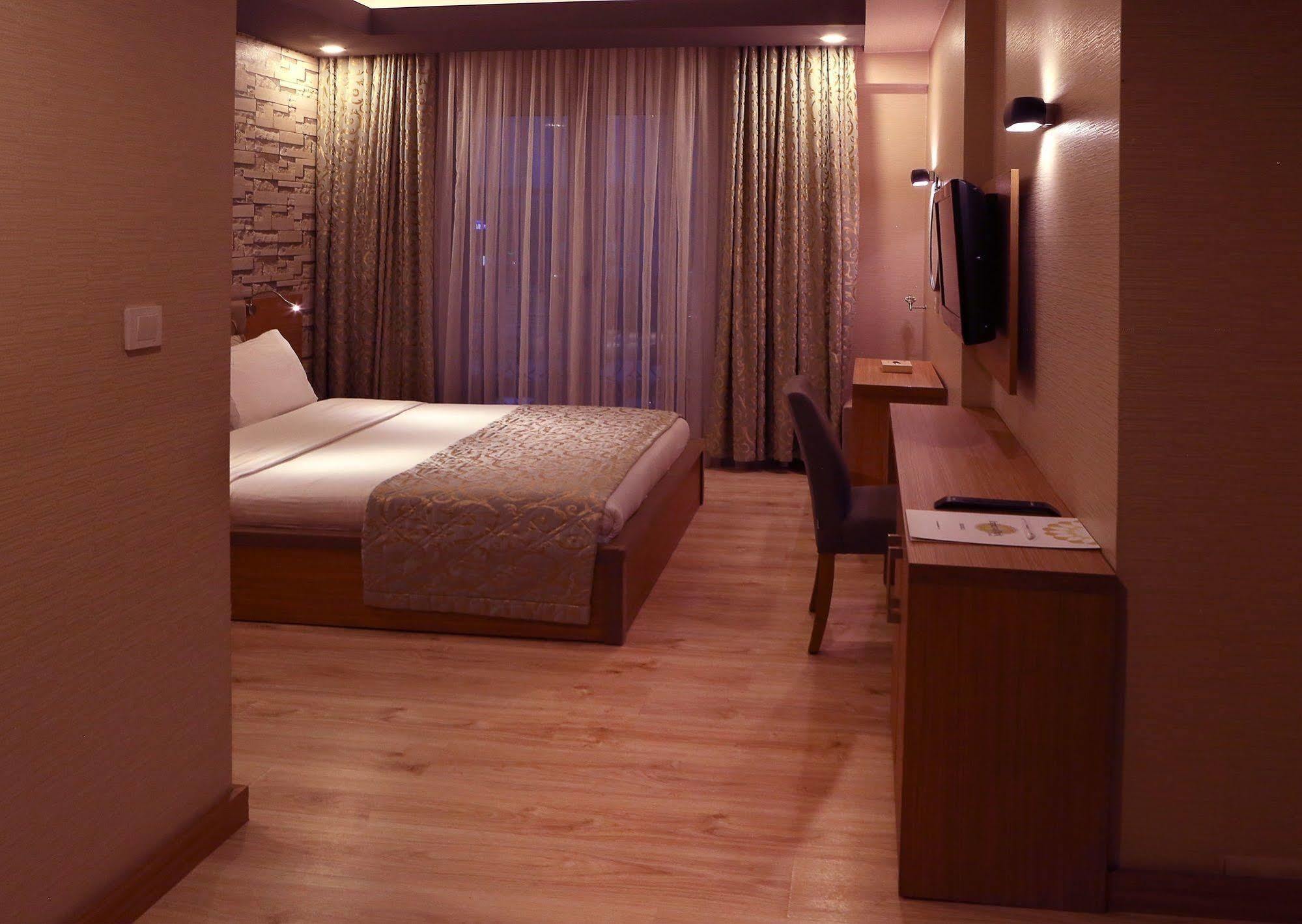 Imperial Park Hotel Izmit Exterior photo