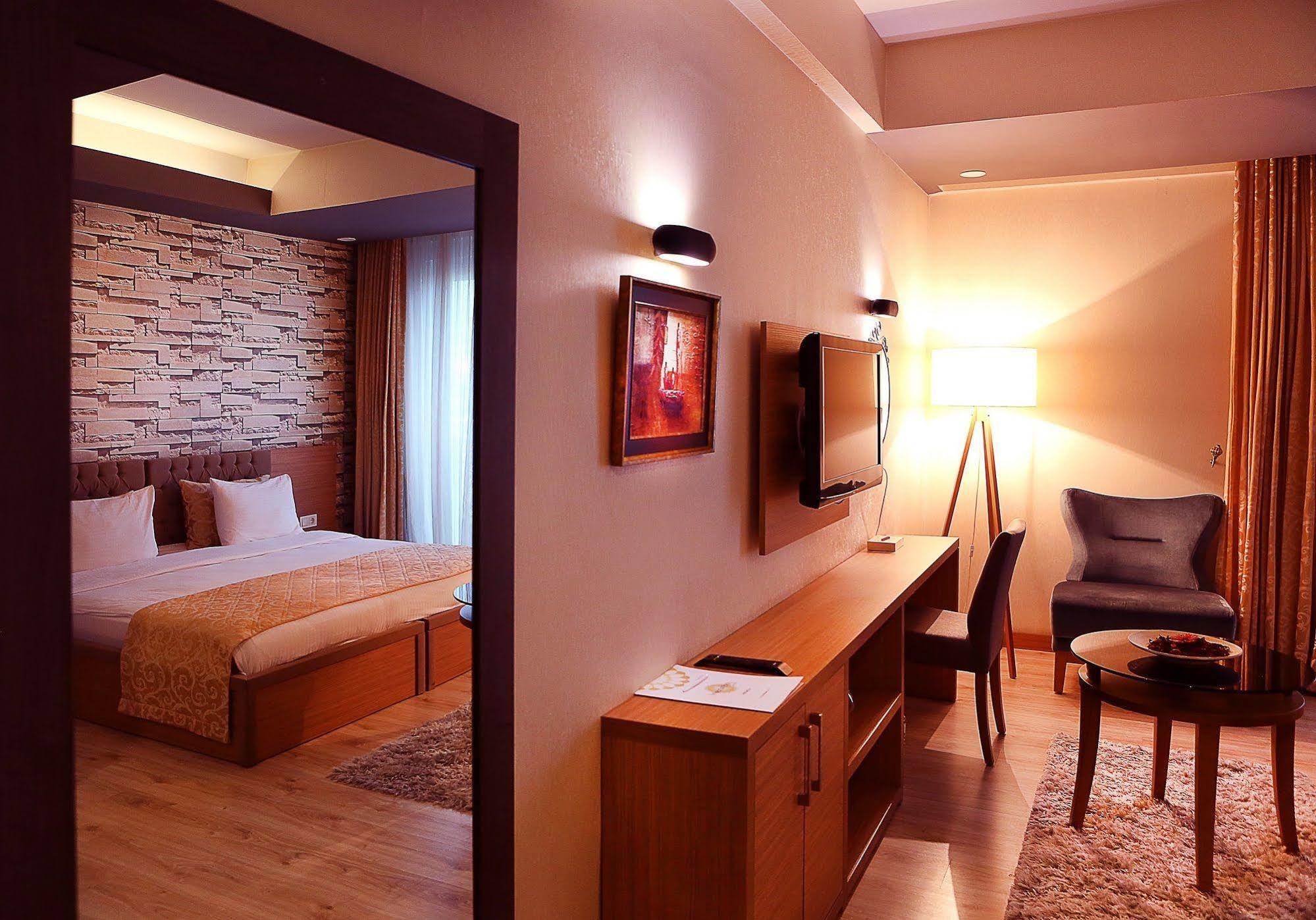 Imperial Park Hotel Izmit Exterior photo