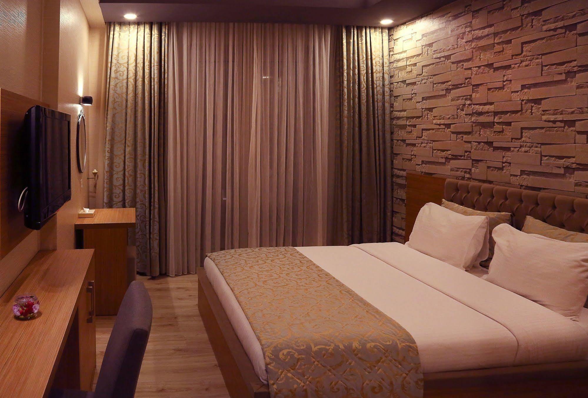 Imperial Park Hotel Izmit Exterior photo