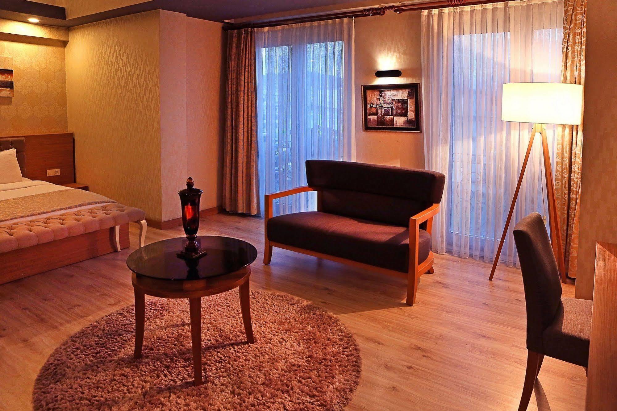 Imperial Park Hotel Izmit Exterior photo